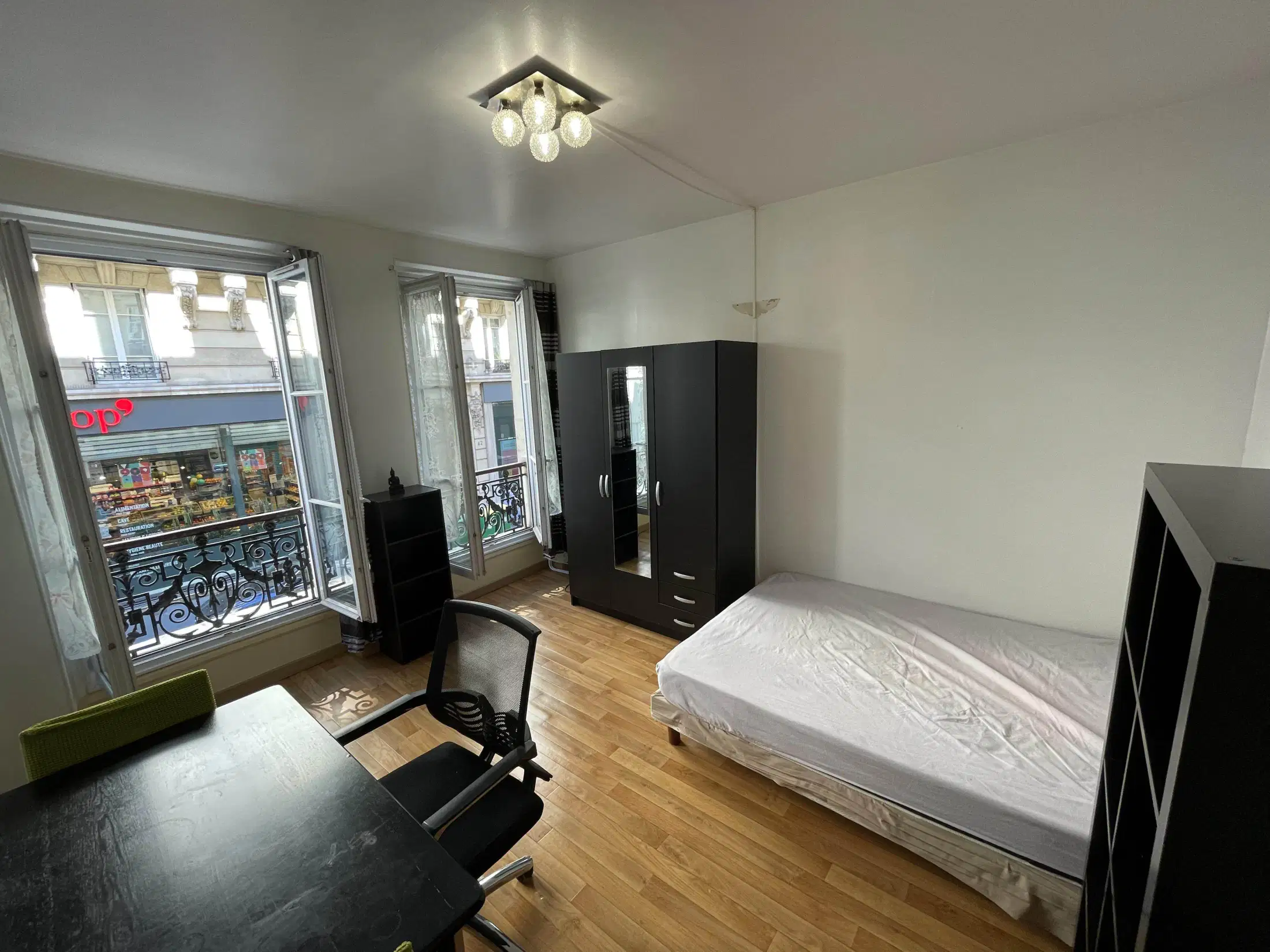 PARIS 11e·19m²·F1·Studio·With furniture
