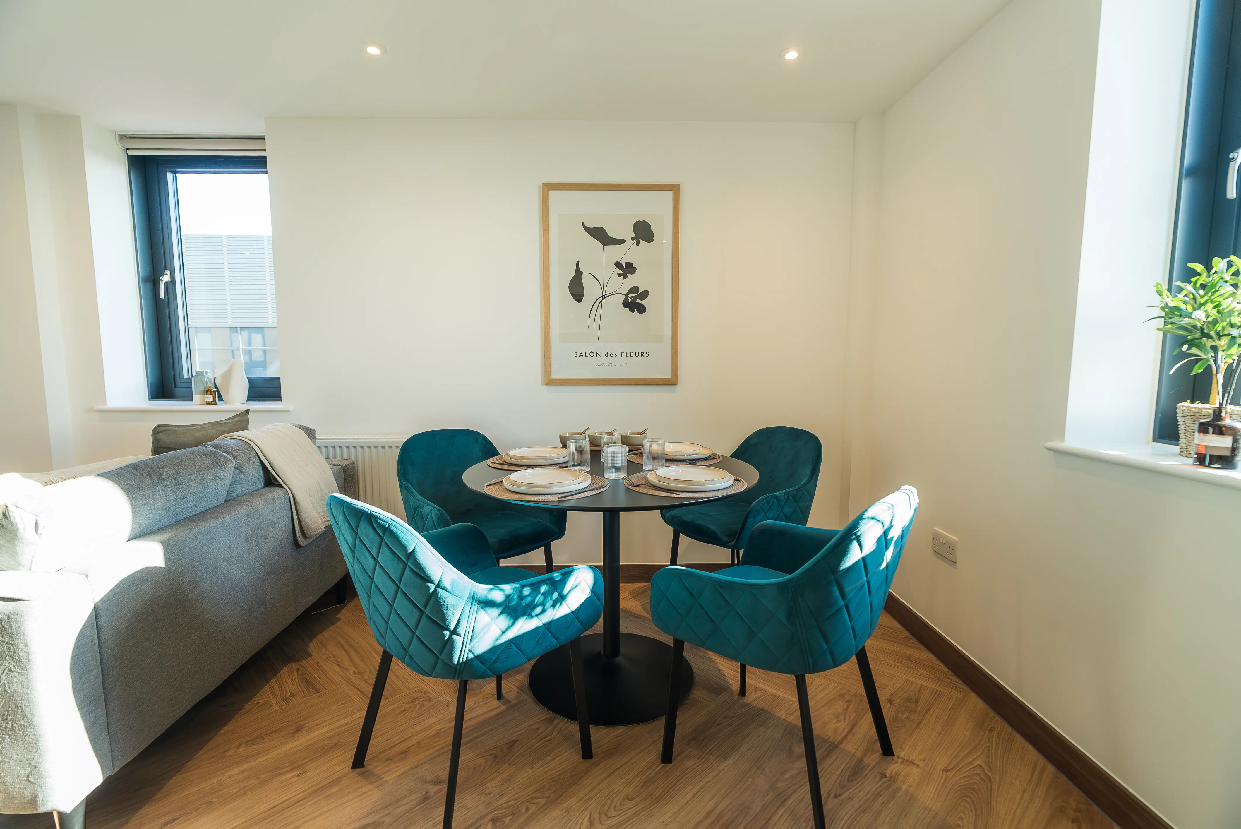 3 Rooms view 1