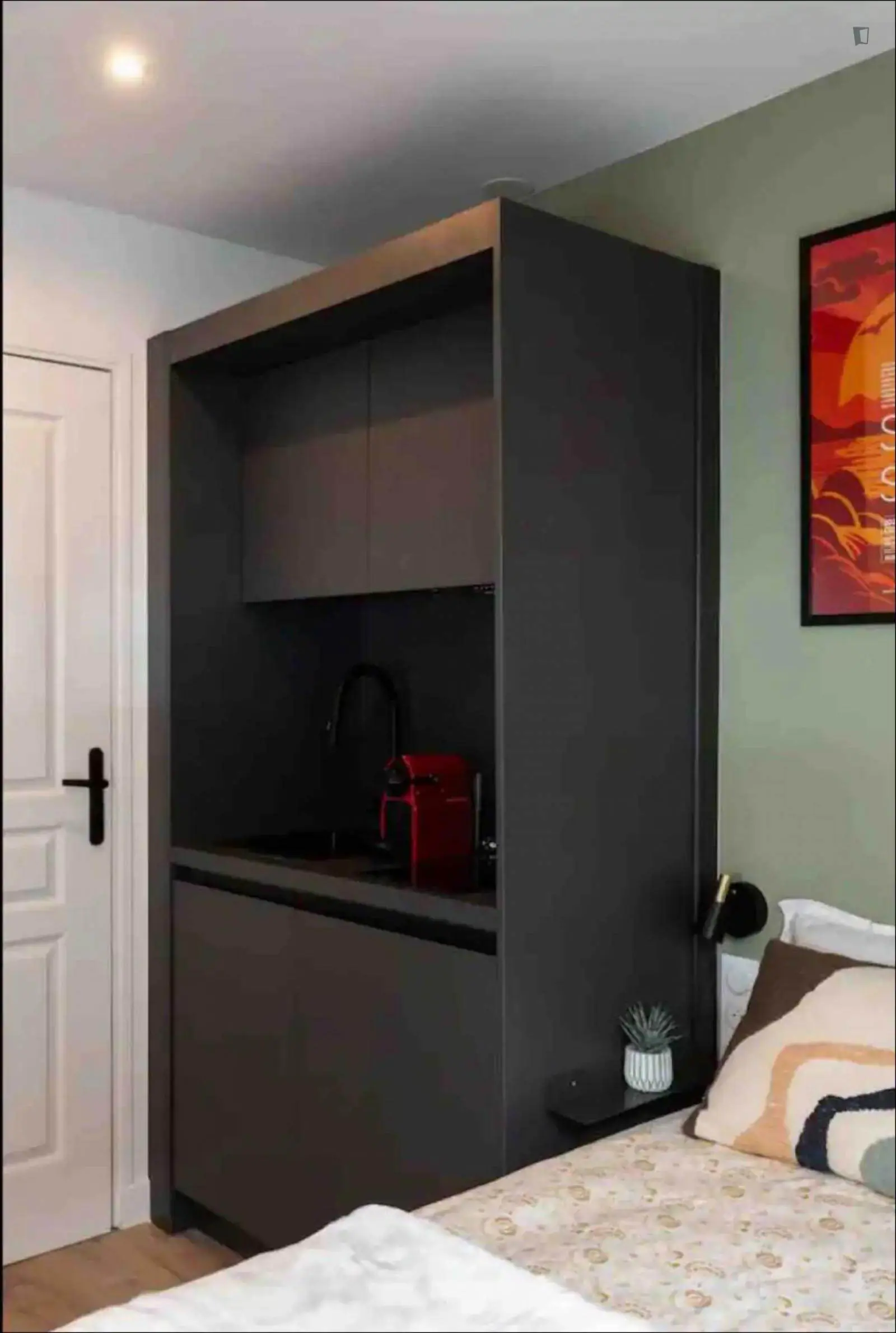 Dashing studio near the Gare du Nord