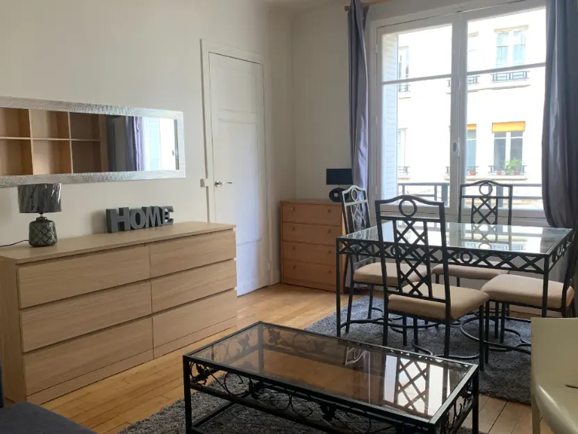 PARIS 7e·31m²·F1·Studio·With furniture