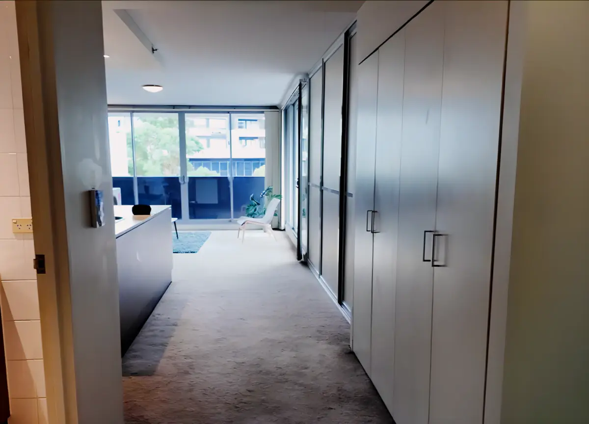 3 Rooms view 2