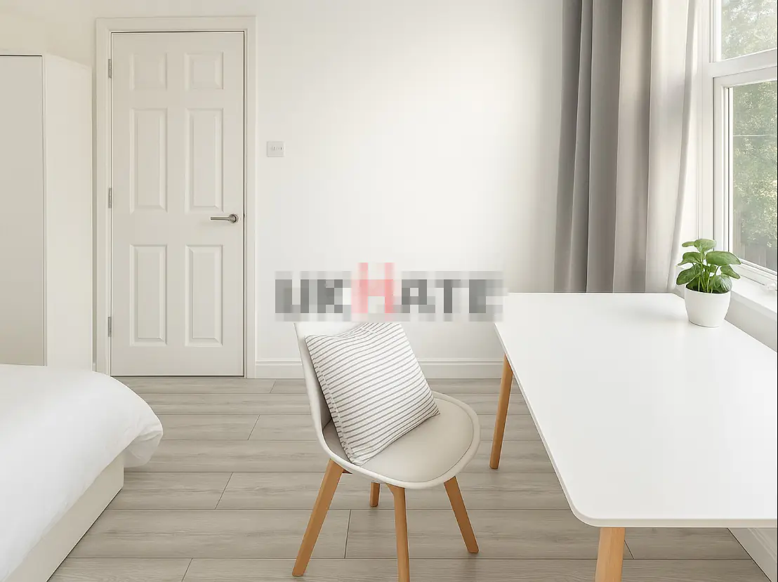 6 Rooms view 3