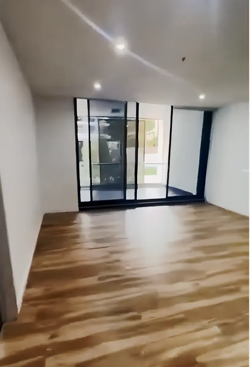 2 Rooms view 1