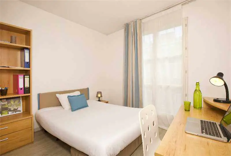 100 Rue Oberkampf