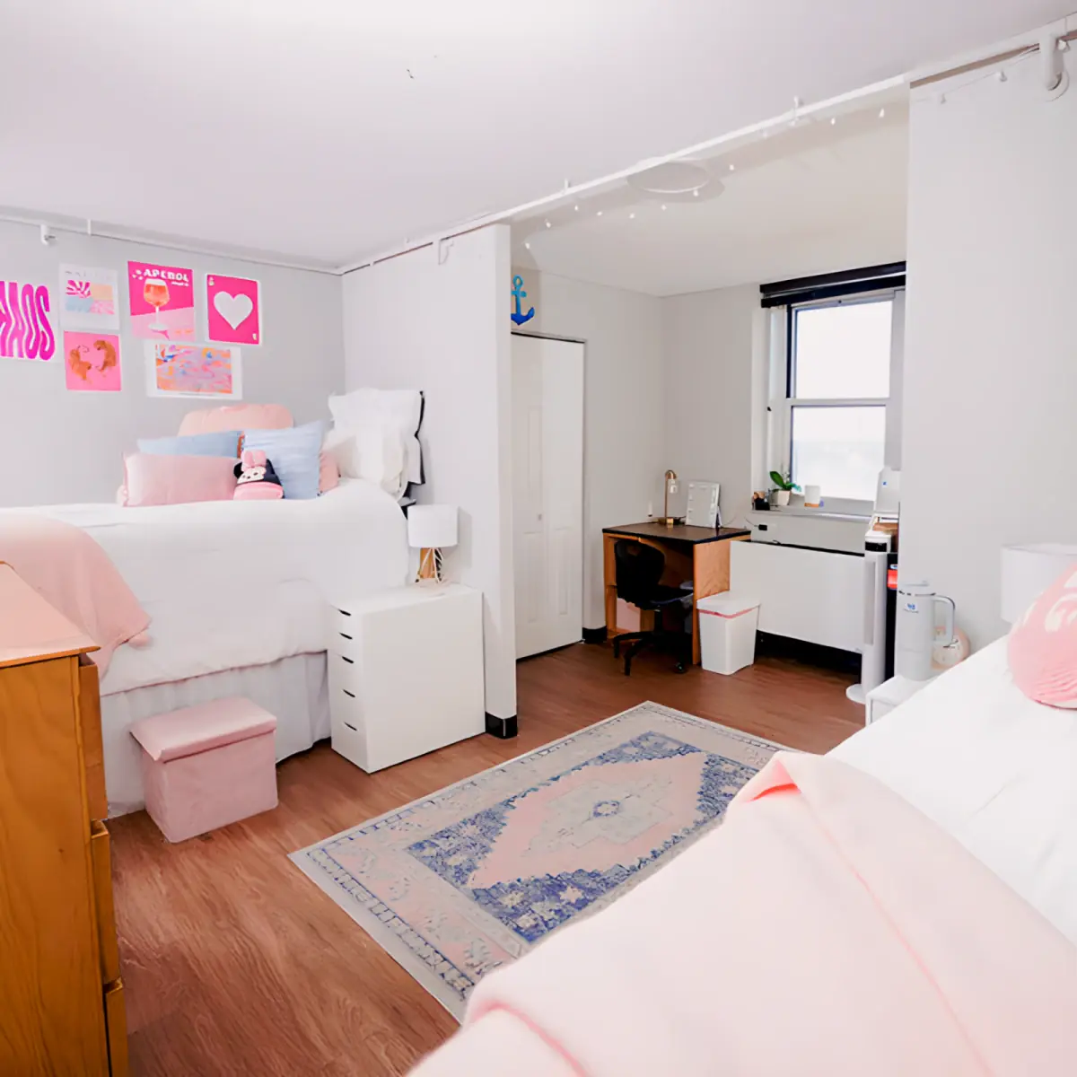 Corner Rooms view 1