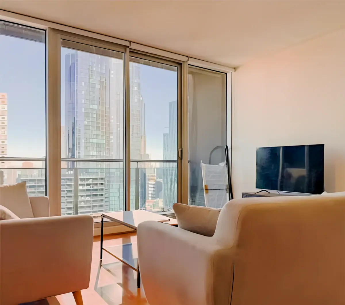 3 Rooms view 2