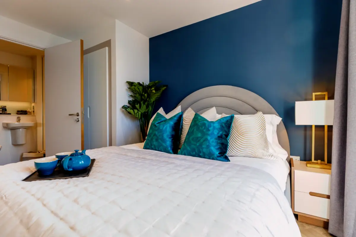 Two Rooms view 4
