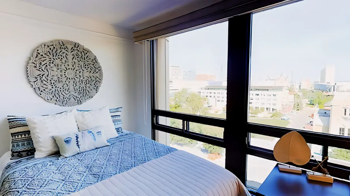 2 Rooms view 1