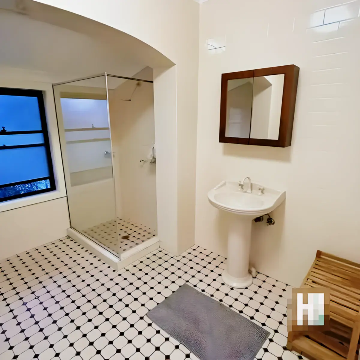 2 Rooms view 2