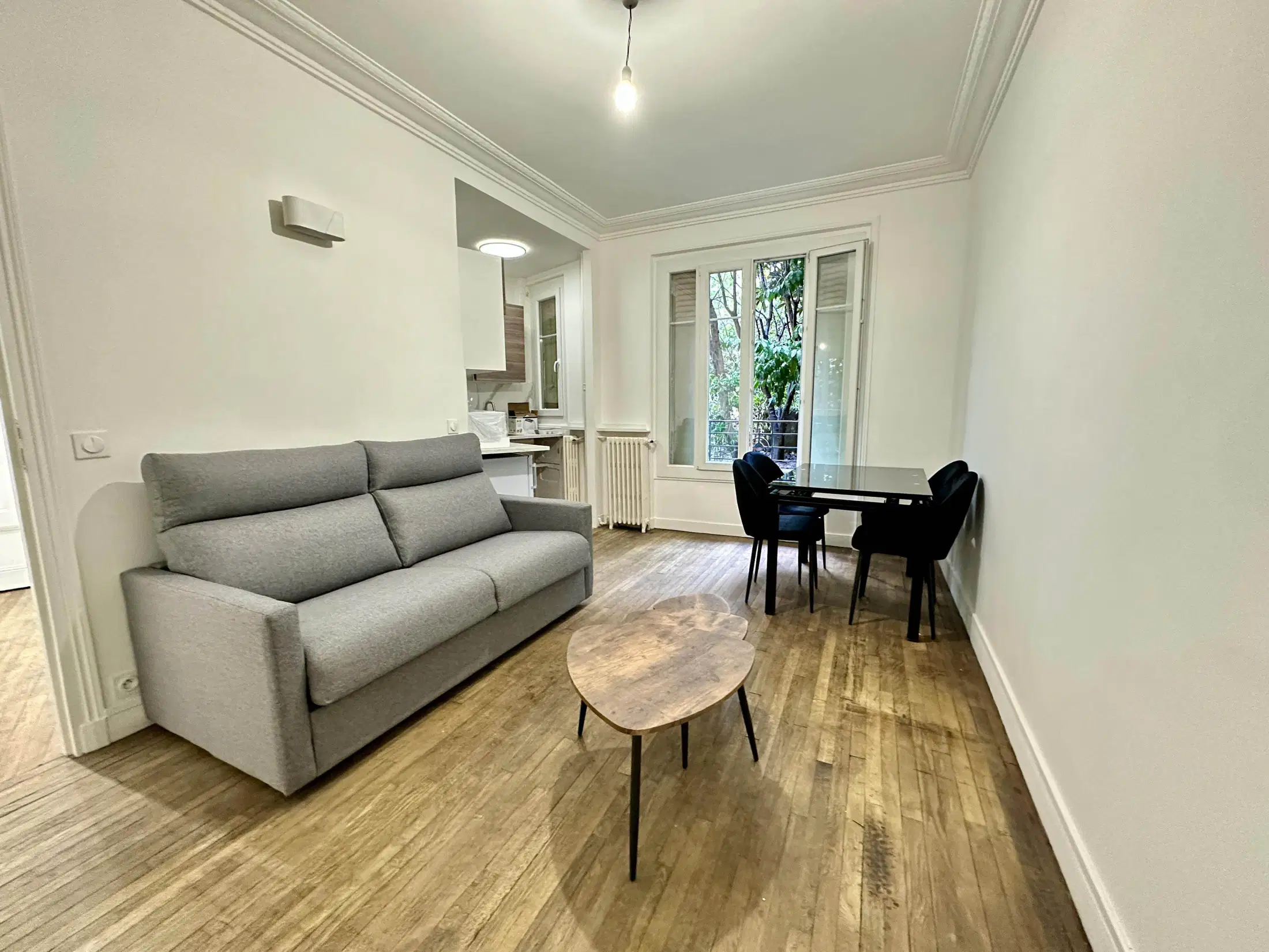 PARIS 18e·26m²·F1·Studio·With furniture