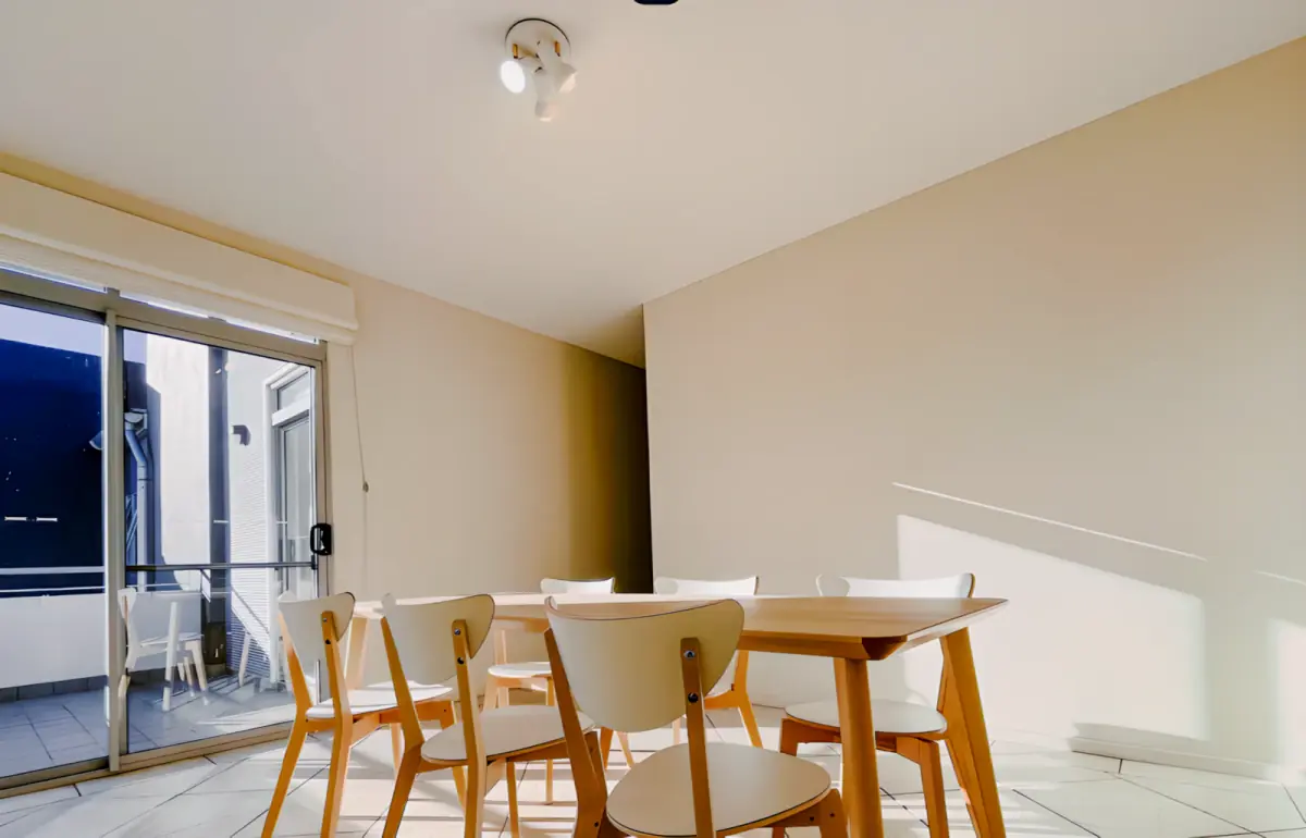 1 Beissel St