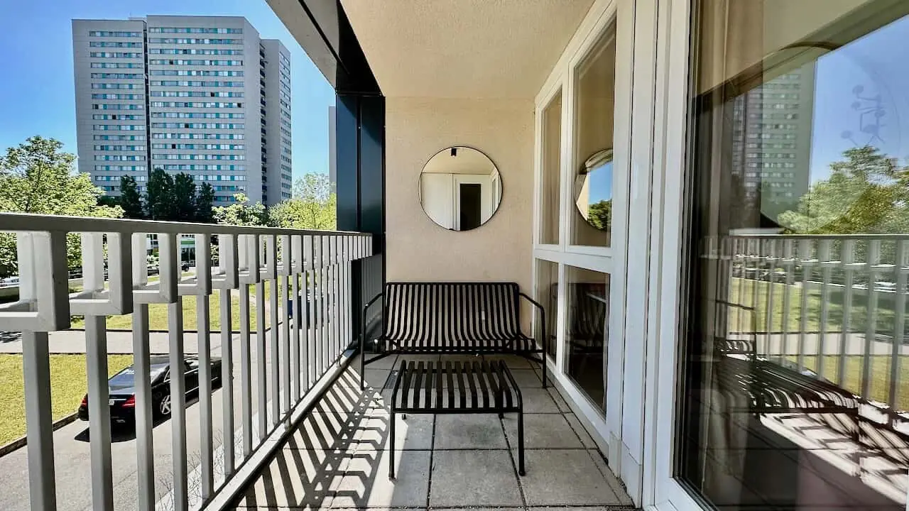 1B1B Rooms view 1