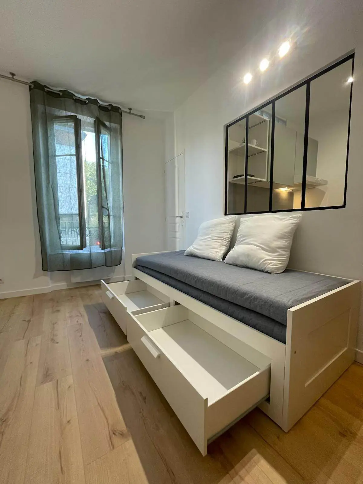 Issy-les-Moulineaux 92e·17m²·F1·Studio·With furniture