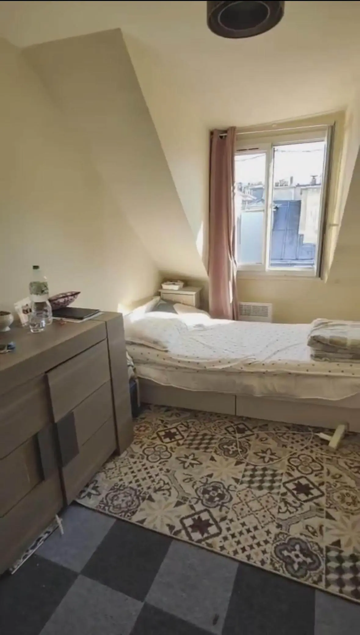 PARIS 2e·12m²·F1·Une chambre （Colocation）·With furniture