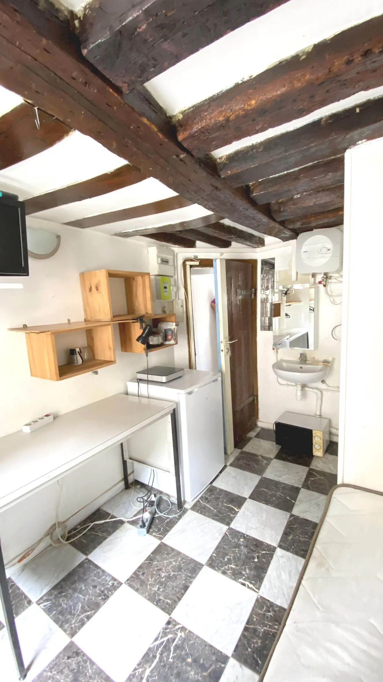 PARIS 5e·10m²·F1·Studio·With furniture