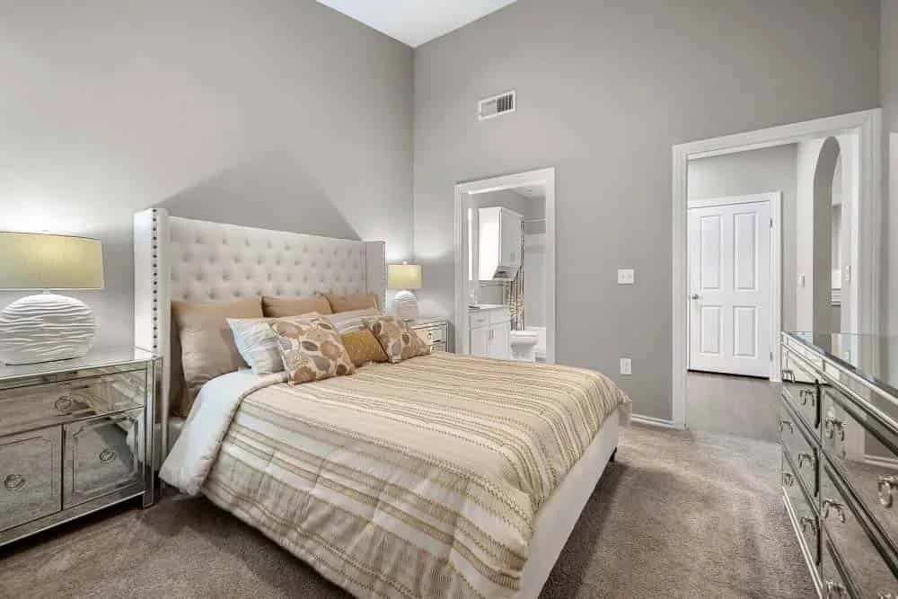 2 Rooms view 2
